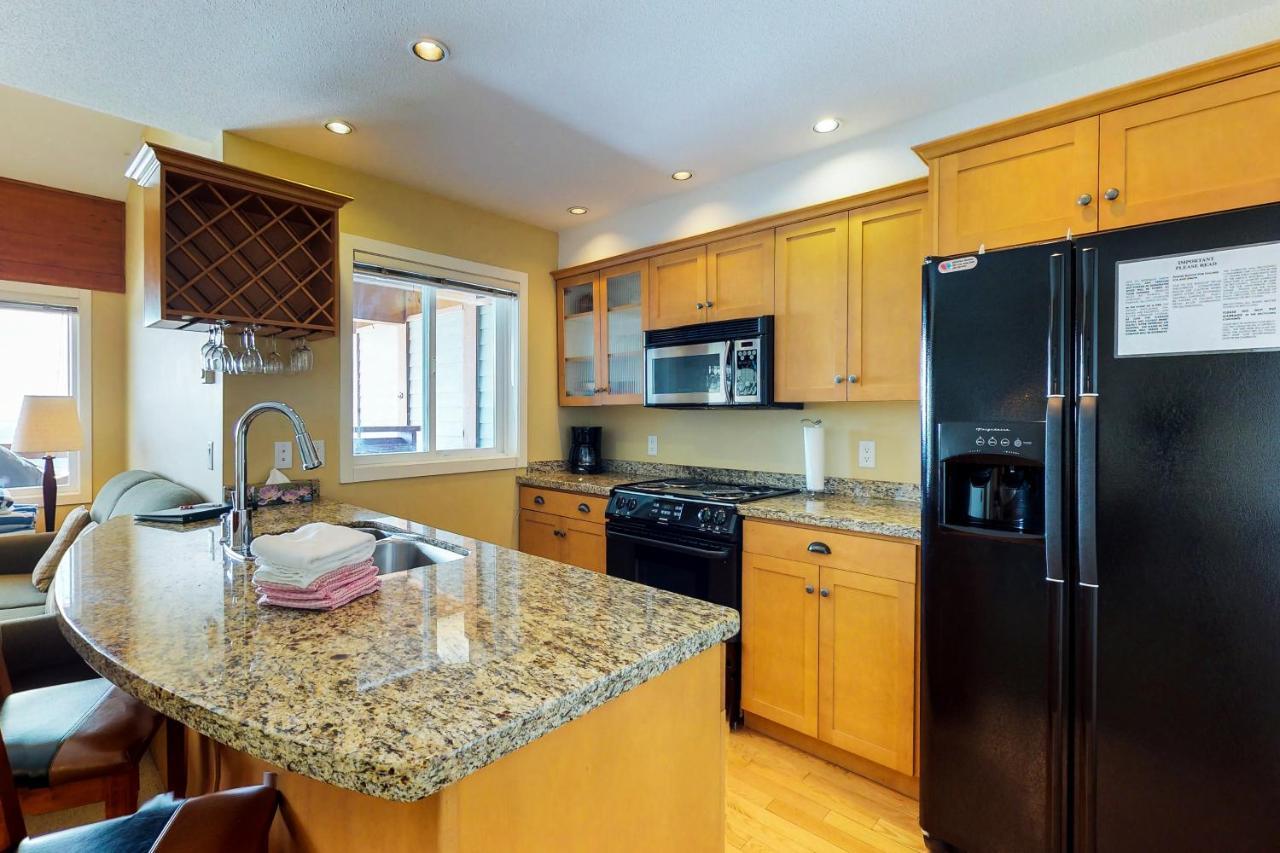 Trappers Crossing 28 Apartment Big White Ski Resort Bagian luar foto
