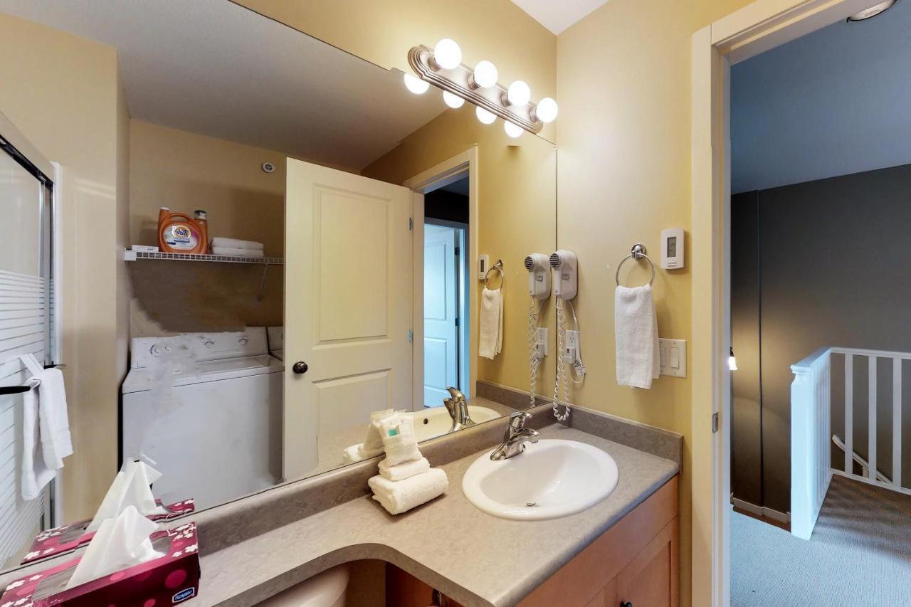 Trappers Crossing 28 Apartment Big White Ski Resort Bagian luar foto