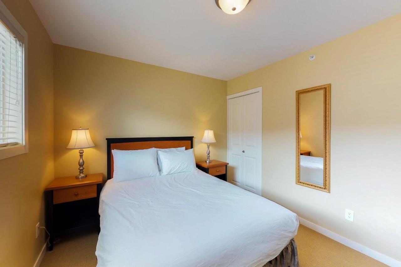 Trappers Crossing 28 Apartment Big White Ski Resort Bagian luar foto